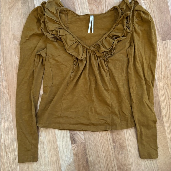 Chic Mustard Ruffle Blouse - Picture 3 of 3